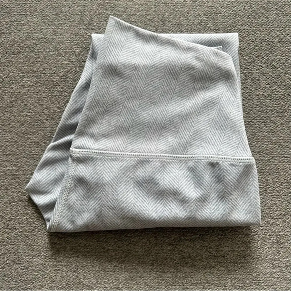 P’tula Gray Crop Workout Leggings Medium - Picture 5 of 7